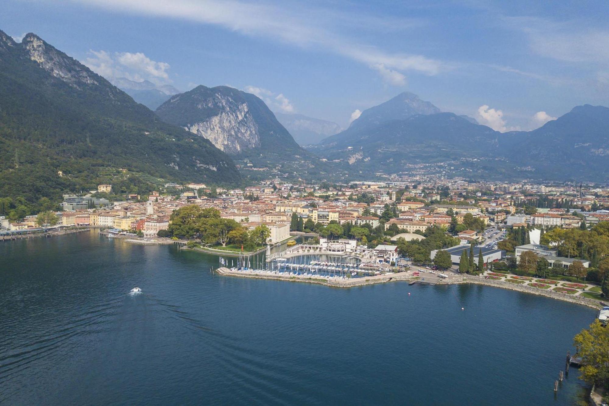 Balcone Sui Tigli Few Min From The Lake - Happy Rentals Riva del Garda Esterno foto